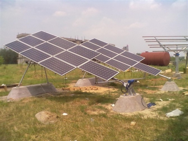 سازه ردیاب خورشیدی نیروگاهی